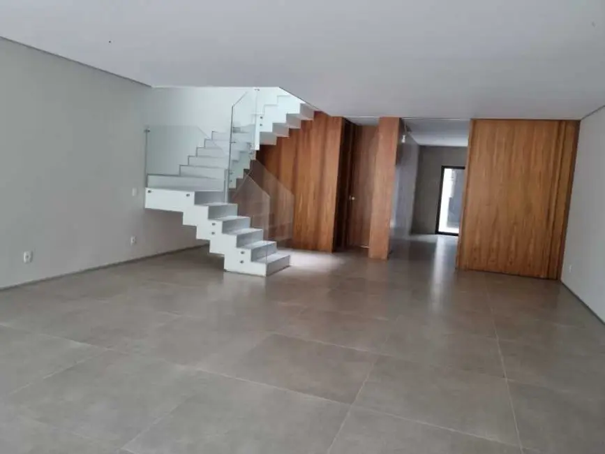Casa de Condomínio com 4 quartos à venda, 480m2 em Rio De Janeiro - RJ - imagem 9 Foto 9 de Casa de Condomínio com 4 quartos à venda, 480m2 em Rio De Janeiro - RJ