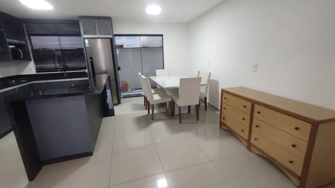 Foto 6 de Sobrado com 3 quartos à venda, 92m2 em Santo Antônio, Joinville - SC