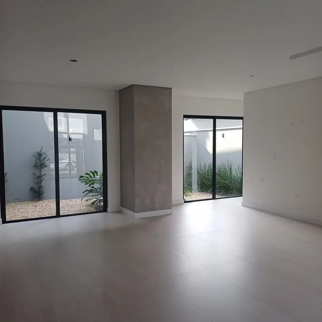 Foto 5 de Sobrado com 3 quartos à venda, 107m2 em Bom Retiro, Joinville - SC