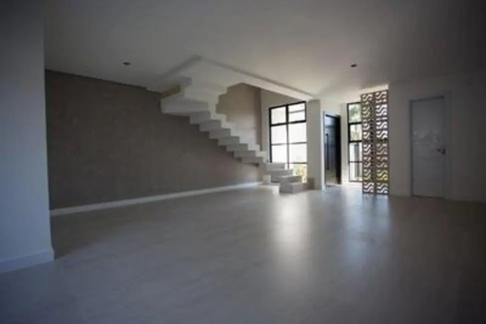 Foto 4 de Sobrado com 3 quartos à venda, 113m2 em Bom Retiro, Joinville - SC