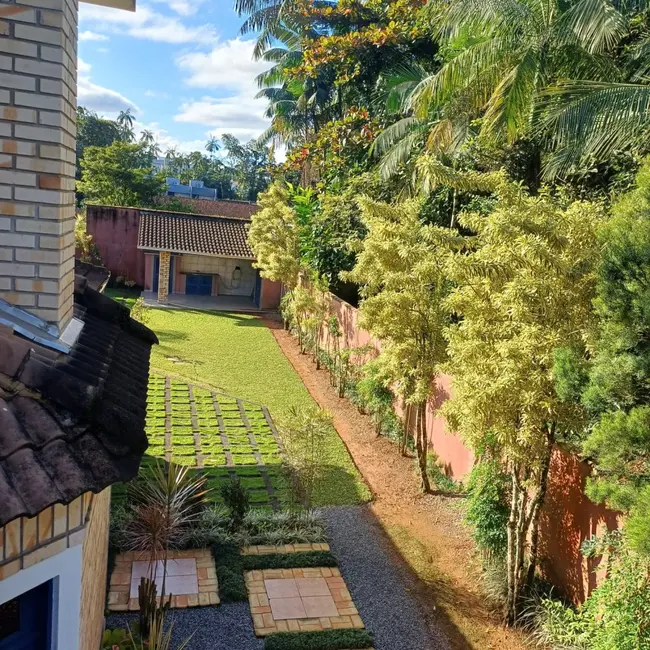 Foto 9 de Casa com 3 quartos à venda, 260m2 em Glória, Joinville - SC