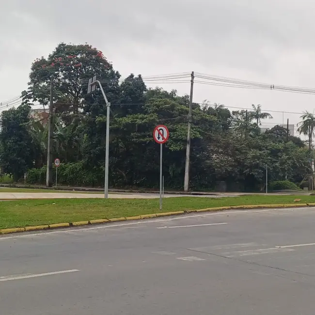 Foto 2 de Terreno / Lote à venda, 1621m2 em Zona Industrial Norte, Joinville - SC