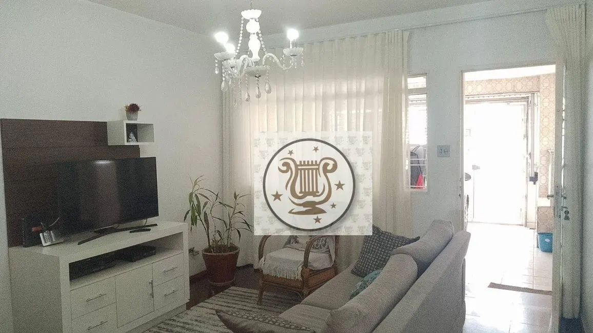 Sobrado com 4 quartos à venda, 180m2 em Vila Santa Maria, São Paulo - SP - imagem 1 Foto 1 de Sobrado com 4 quartos à venda, 180m2 em Vila Santa Maria, São Paulo - SP