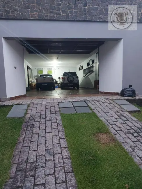 Foto 1 de Sobrado com 5 quartos à venda, 240m2 em Vila Jacuí, São Paulo - SP