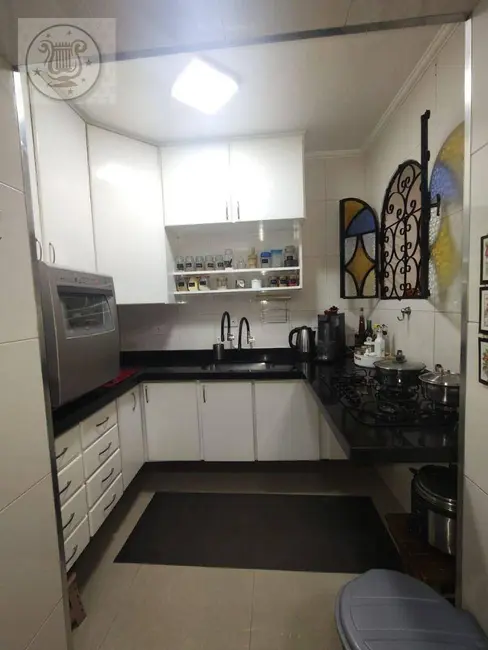 Foto 2 de Sobrado com 4 quartos à venda, 105m2 em Conjunto Residencial Novo Pacaembu, São Paulo - SP