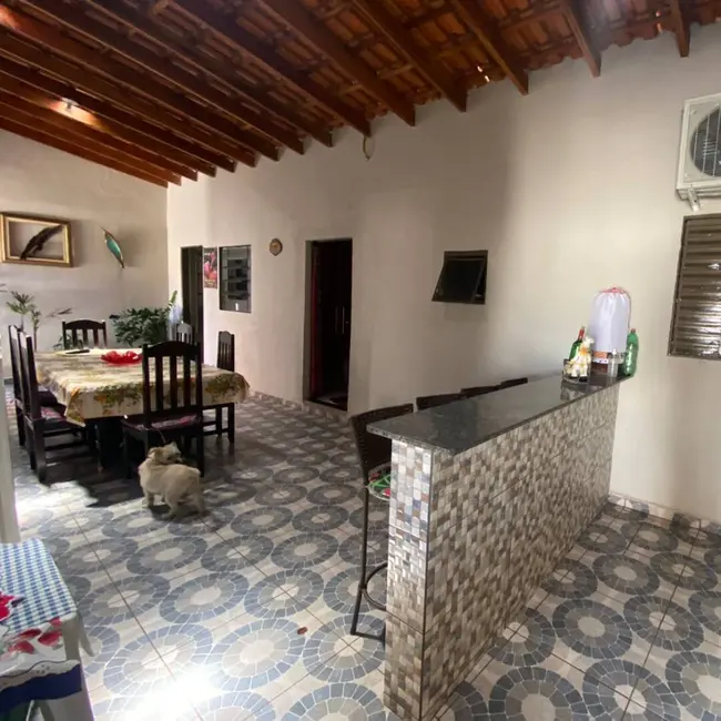 Casa com 3 quartos à venda, 118m2 em Conjunto Novo Centauro, Arapongas - PR - imagem 6 Foto 6 de Casa com 3 quartos à venda, 118m2 em Conjunto Novo Centauro, Arapongas - PR