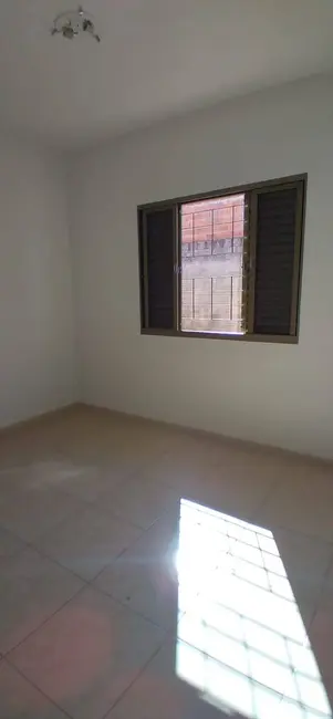 Casa com 2 quartos à venda, 76m2 em Jardim Interlagos, Arapongas - PR - imagem 6 Foto 6 de Casa com 2 quartos à venda, 76m2 em Jardim Interlagos, Arapongas - PR