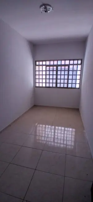 Casa com 2 quartos à venda, 76m2 em Jardim Interlagos, Arapongas - PR - imagem 3 Foto 3 de Casa com 2 quartos à venda, 76m2 em Jardim Interlagos, Arapongas - PR