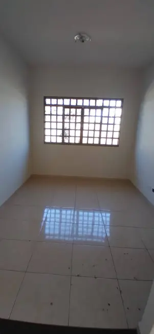 Casa com 2 quartos à venda, 76m2 em Jardim Interlagos, Arapongas - PR - imagem 5 Foto 5 de Casa com 2 quartos à venda, 76m2 em Jardim Interlagos, Arapongas - PR