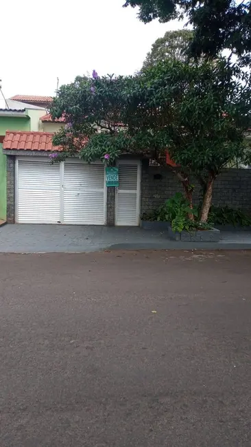 Casa com 3 quartos à venda, 160m2 em Conjunto Águias, Arapongas - PR - imagem 1 Foto 1 de Casa com 3 quartos à venda, 160m2 em Conjunto Águias, Arapongas - PR