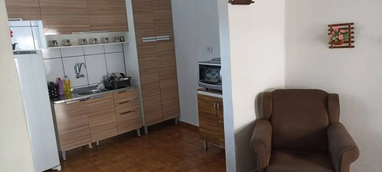 Casa com 4 quartos à venda, 200m2 em Jardim Aeroporto, Arapongas - PR - imagem 6 Foto 6 de Casa com 4 quartos à venda, 200m2 em Jardim Aeroporto, Arapongas - PR