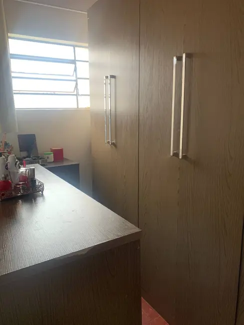Casa com 3 quartos à venda, 541m2 em Centro, Arapongas - PR - imagem 6 Foto 6 de Casa com 3 quartos à venda, 541m2 em Centro, Arapongas - PR
