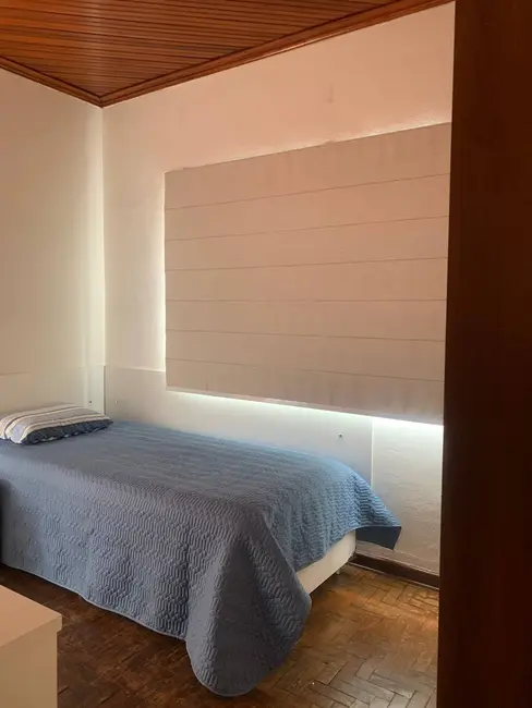 Casa com 3 quartos à venda, 541m2 em Centro, Arapongas - PR - imagem 4 Foto 4 de Casa com 3 quartos à venda, 541m2 em Centro, Arapongas - PR