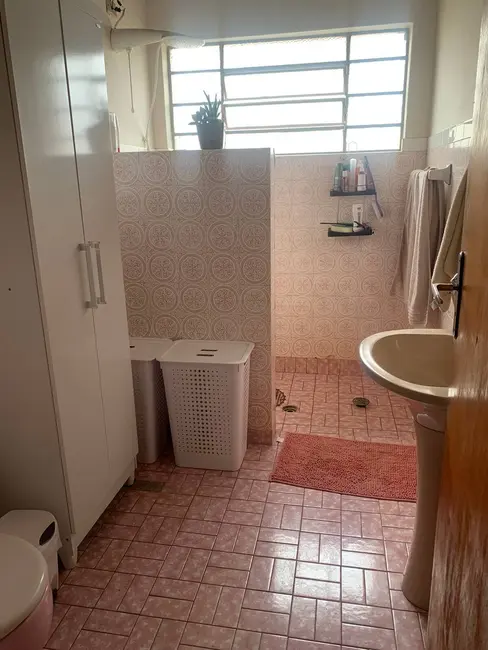 Casa com 3 quartos à venda, 541m2 em Centro, Arapongas - PR - imagem 7 Foto 7 de Casa com 3 quartos à venda, 541m2 em Centro, Arapongas - PR