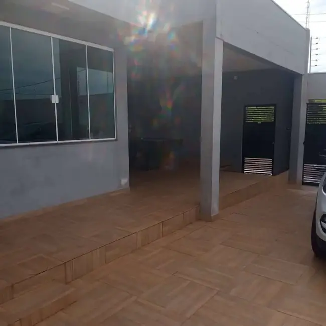Sobrado com 2 quartos à venda, 180m2 em Arapongas - PR - imagem 3 Foto 3 de Sobrado com 2 quartos à venda, 180m2 em Arapongas - PR
