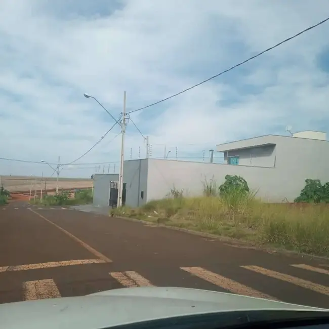 Foto 2 de Sobrado com 2 quartos à venda, 180m2 em Arapongas - PR