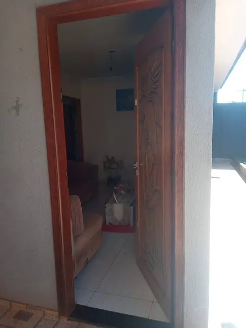 Casa com 3 quartos à venda, 90m2 em Jardim Casa Grande, Arapongas - PR - imagem 3 Foto 3 de Casa com 3 quartos à venda, 90m2 em Jardim Casa Grande, Arapongas - PR