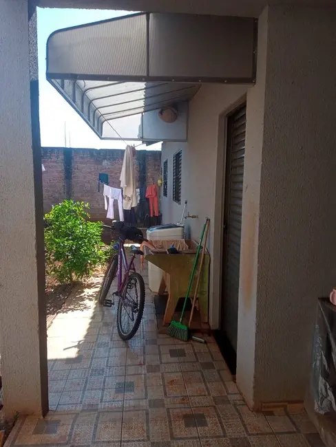 Casa com 3 quartos à venda, 90m2 em Jardim Casa Grande, Arapongas - PR - imagem 5 Foto 5 de Casa com 3 quartos à venda, 90m2 em Jardim Casa Grande, Arapongas - PR