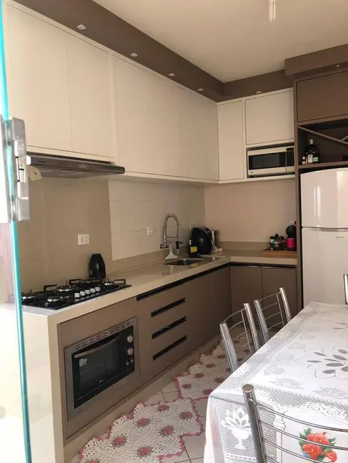Casa com 2 quartos à venda, 88m2 em Jardim Universidade, Arapongas - PR - imagem 7 Foto 7 de Casa com 2 quartos à venda, 88m2 em Jardim Universidade, Arapongas - PR