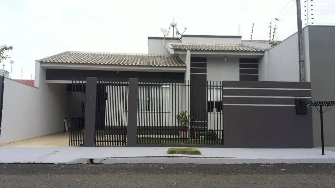Foto 2 de Casa com 2 quartos à venda, 88m2 em Jardim Universidade, Arapongas - PR