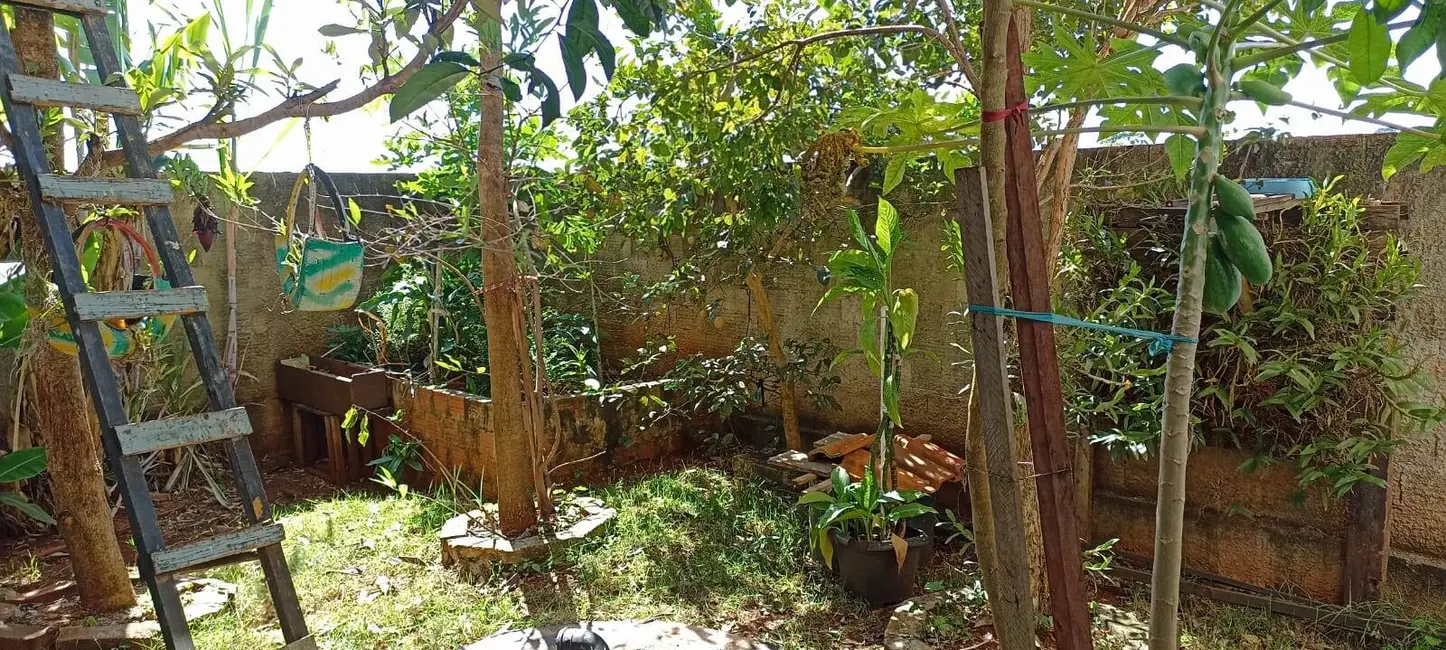 Casa com 5 quartos à venda, 153m2 em Jardim Portal das Flores II, Arapongas - PR - imagem 9 Foto 9 de Casa com 5 quartos à venda, 153m2 em Jardim Portal das Flores II, Arapongas - PR