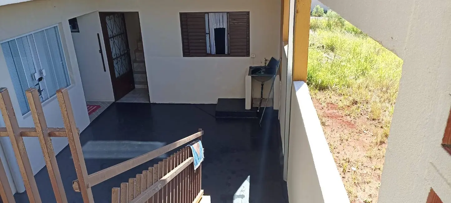 Casa com 5 quartos à venda, 153m2 em Jardim Portal das Flores II, Arapongas - PR - imagem 4 Foto 4 de Casa com 5 quartos à venda, 153m2 em Jardim Portal das Flores II, Arapongas - PR