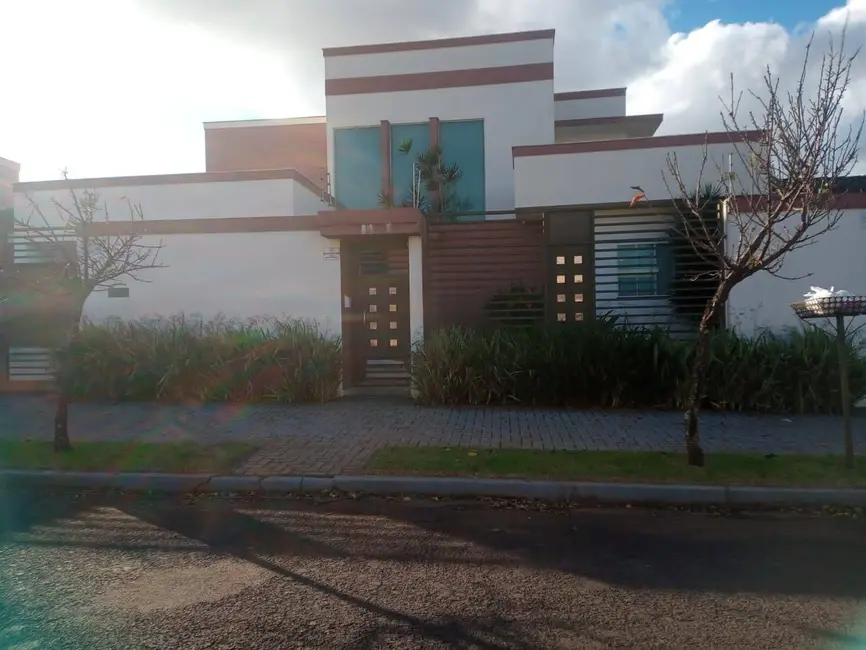 Sobrado com 5 quartos à venda, 264m2 em Conjunto Novo Centauro, Arapongas - PR - imagem 4 Foto 4 de Sobrado com 5 quartos à venda, 264m2 em Conjunto Novo Centauro, Arapongas - PR