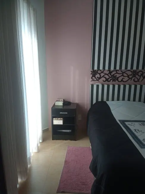 Sobrado com 5 quartos à venda, 264m2 em Conjunto Novo Centauro, Arapongas - PR - imagem 9 Foto 9 de Sobrado com 5 quartos à venda, 264m2 em Conjunto Novo Centauro, Arapongas - PR