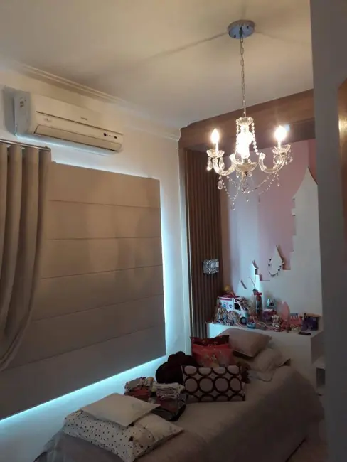 Casa com 3 quartos à venda em Conjunto Novo Centauro, Arapongas - PR - imagem 5 Foto 5 de Casa com 3 quartos à venda em Conjunto Novo Centauro, Arapongas - PR