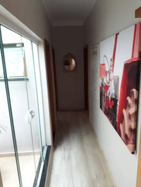 Casa com 3 quartos à venda em Conjunto Novo Centauro, Arapongas - PR - imagem 7 Foto 7 de Casa com 3 quartos à venda em Conjunto Novo Centauro, Arapongas - PR