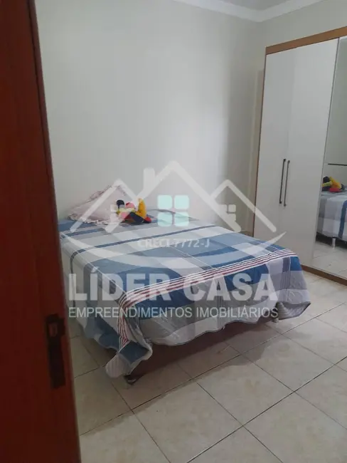 Casa com 3 quartos à venda, 155m2 em Jardim Panorama, Arapongas - PR - imagem 3 Foto 3 de Casa com 3 quartos à venda, 155m2 em Jardim Panorama, Arapongas - PR