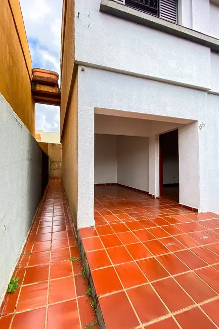 Sobrado com 3 quartos à venda, 128m2 em Centro, Arapongas - PR - imagem 3 Foto 3 de Sobrado com 3 quartos à venda, 128m2 em Centro, Arapongas - PR