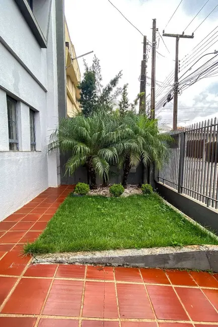 Sobrado com 3 quartos à venda, 128m2 em Centro, Arapongas - PR - imagem 4 Foto 4 de Sobrado com 3 quartos à venda, 128m2 em Centro, Arapongas - PR