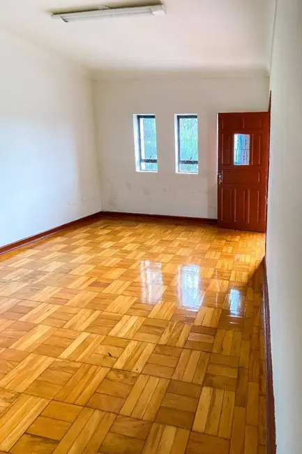 Sobrado com 3 quartos à venda, 128m2 em Centro, Arapongas - PR - imagem 5 Foto 5 de Sobrado com 3 quartos à venda, 128m2 em Centro, Arapongas - PR