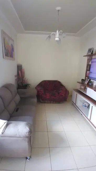 Foto 1 de Sobrado com 3 quartos à venda, 120m2 em Conjunto Padre Bernardo Merckel, Arapongas - PR
