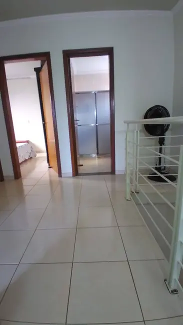 Sobrado com 3 quartos à venda, 120m2 em Conjunto Padre Bernardo Merckel, Arapongas - PR - imagem 9 Foto 9 de Sobrado com 3 quartos à venda, 120m2 em Conjunto Padre Bernardo Merckel, Arapongas - PR