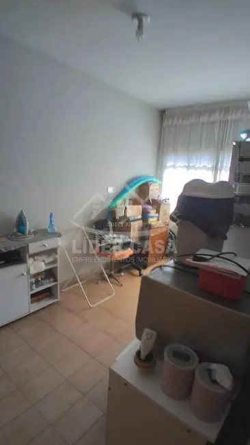 Casa com 3 quartos à venda, 362m2 em Centro, Arapongas - PR - imagem 7 Foto 7 de Casa com 3 quartos à venda, 362m2 em Centro, Arapongas - PR