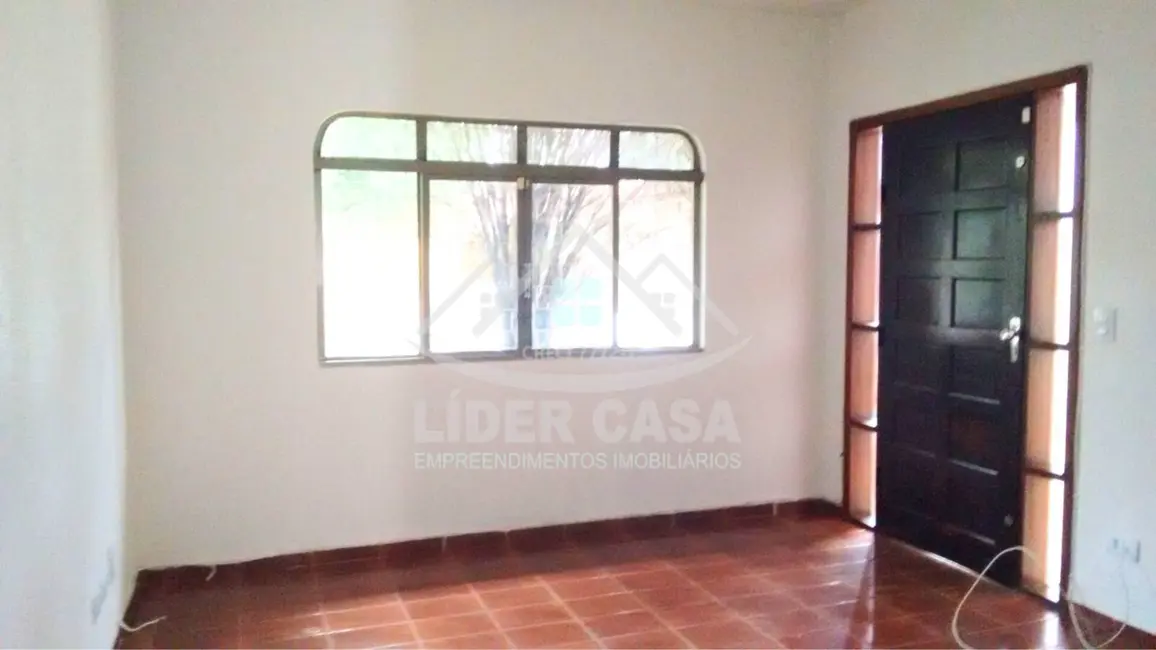 Casa com 3 quartos à venda, 171m2 em Jardim Baroneza, Arapongas - PR - imagem 3 Foto 3 de Casa com 3 quartos à venda, 171m2 em Jardim Baroneza, Arapongas - PR