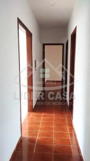 Casa com 3 quartos à venda, 171m2 em Jardim Baroneza, Arapongas - PR - imagem 6 Foto 6 de Casa com 3 quartos à venda, 171m2 em Jardim Baroneza, Arapongas - PR