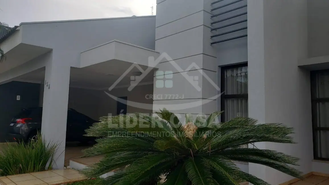 Foto 2 de Casa com 3 quartos à venda, 305m2 em Centro, Arapongas - PR