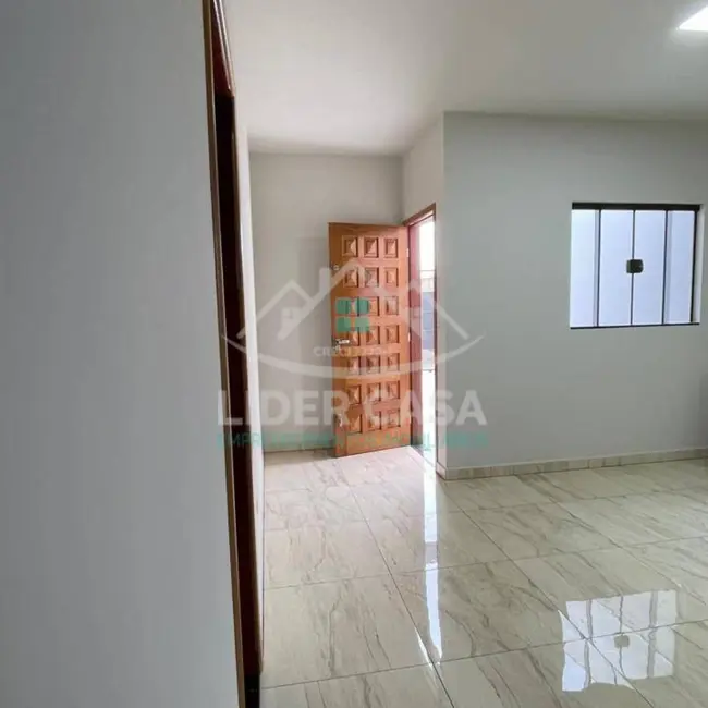 Casa com 3 quartos à venda, 81m2 em Jardim Interlagos II, Arapongas - PR - imagem 4 Foto 4 de Casa com 3 quartos à venda, 81m2 em Jardim Interlagos II, Arapongas - PR