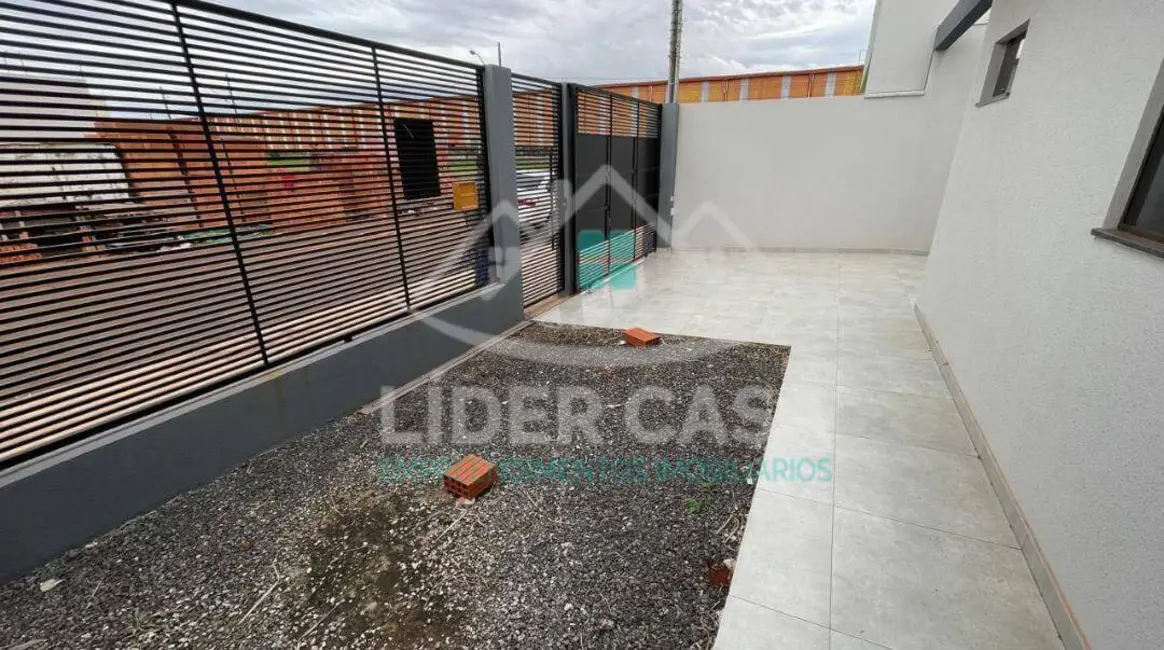 Casa com 3 quartos à venda, 81m2 em Jardim Interlagos II, Arapongas - PR - imagem 3 Foto 3 de Casa com 3 quartos à venda, 81m2 em Jardim Interlagos II, Arapongas - PR