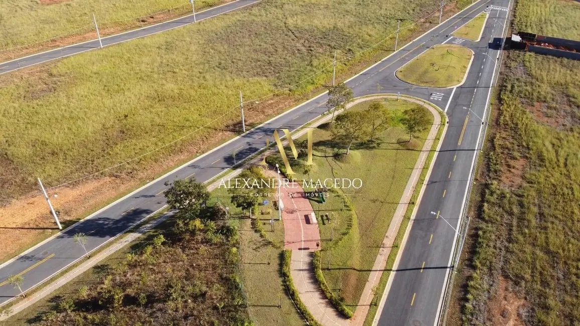 Foto 3 de Lote de Condomínio à venda, 300m2 em Montes Claros - MG