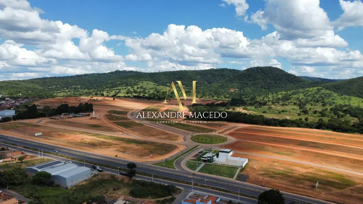 Foto 2 de Terreno / Lote à venda, 200m2 em Montes Claros - MG