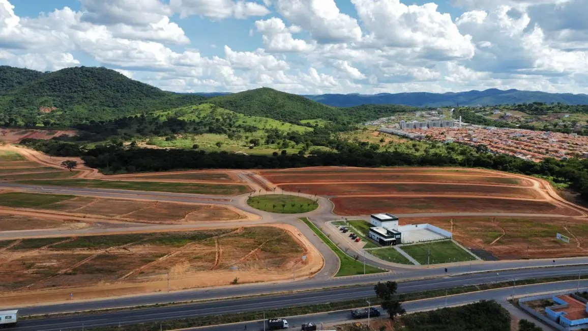 Foto 3 de Terreno / Lote à venda, 200m2 em Montes Claros - MG