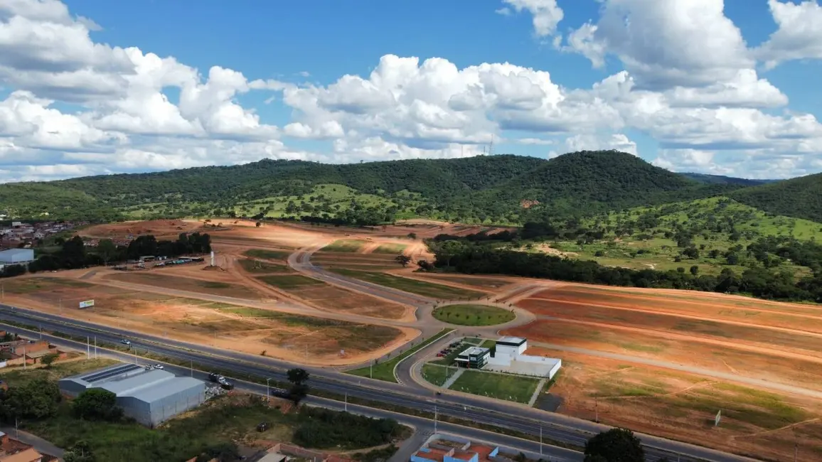 Foto 2 de Terreno / Lote à venda, 200m2 em Montes Claros - MG