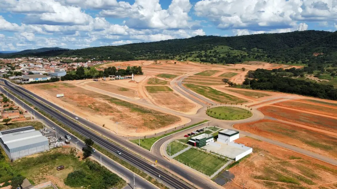 Foto 1 de Terreno / Lote à venda, 200m2 em Montes Claros - MG