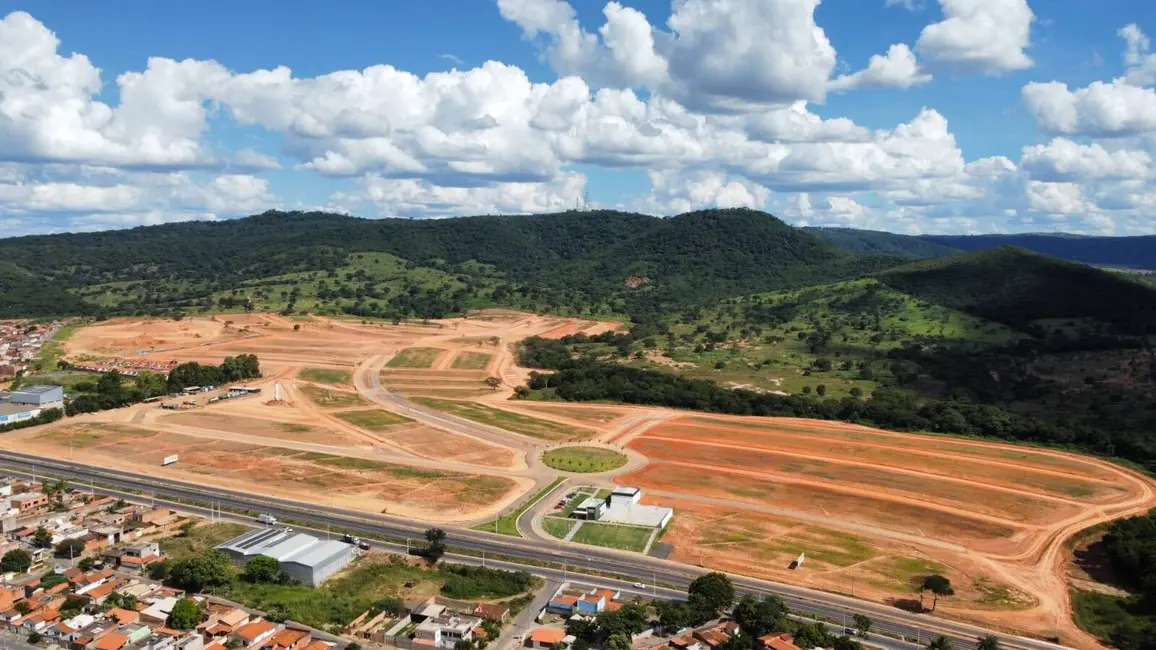 Foto 6 de Terreno / Lote à venda, 200m2 em Montes Claros - MG