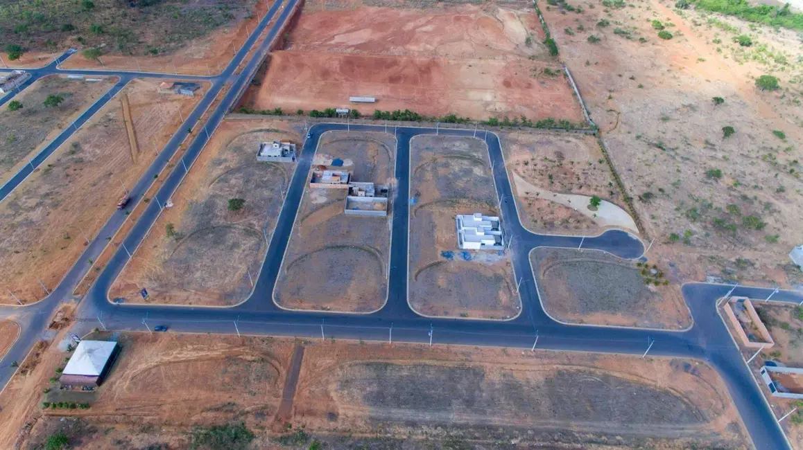 Foto 5 de Terreno / Lote à venda, 200m2 em Montes Claros - MG