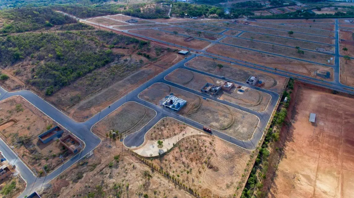 Foto 1 de Terreno / Lote à venda, 200m2 em Montes Claros - MG
